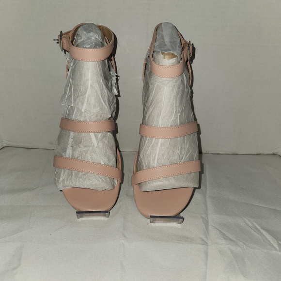 Chic Pink Block Heel Sandals - Picture 1 of 5